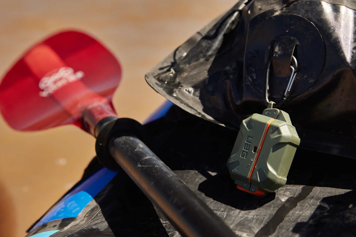 เคส UAG รุ่น Pathfinder - Airpods 3 - สี Silver/Orange