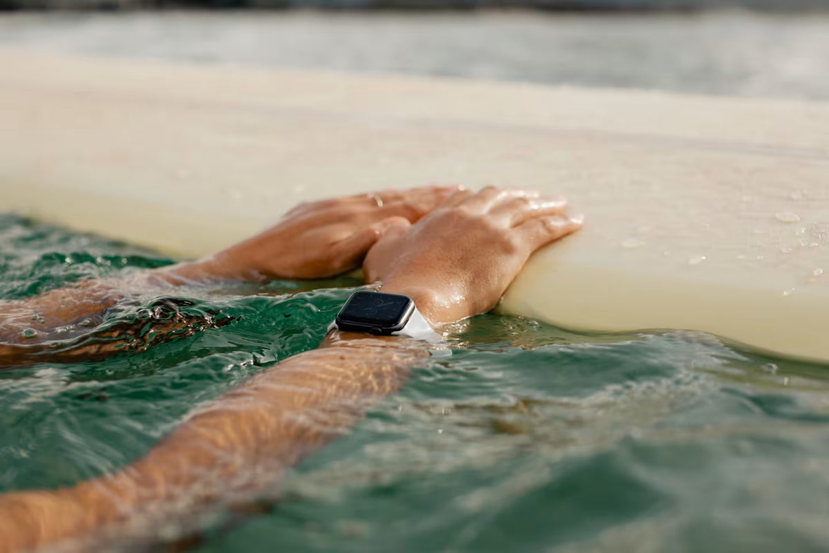 UAG รุ่น Dot Silicone Strap - สายนาฬิกา Apple Watch 42/44/45/49mm - สี Grey