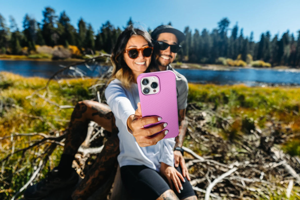 เคส UAG รุ่น Dot MagSafe - iPhone 14 Pro Max - สี Marshmallow