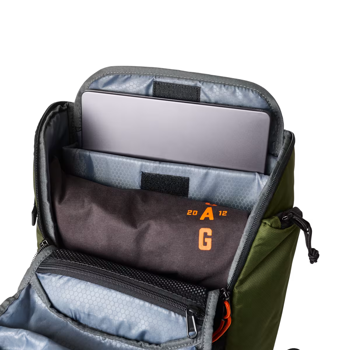 UAG รุ่น Civilian Backpack - กระเป๋าเป้สะพายหลัง ความจุ 20L - สี Olive Drab/Orange