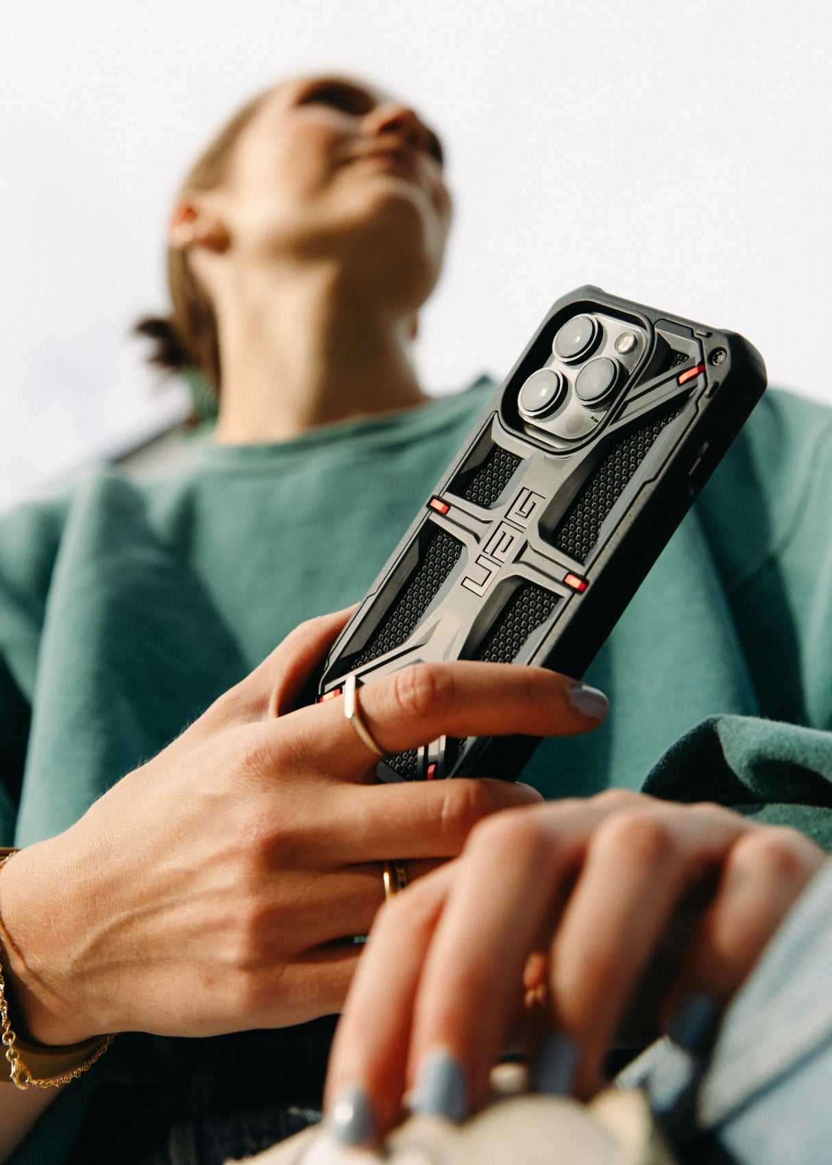 เคส UAG รุ่น Monarch - iPhone 14 Plus - สี Carbon Fiber