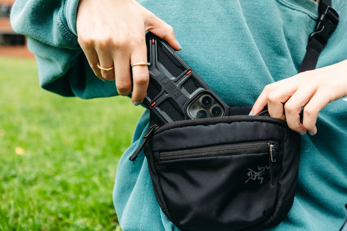 เคส UAG รุ่น Monarch - iPhone 14 Plus - สี Crimson