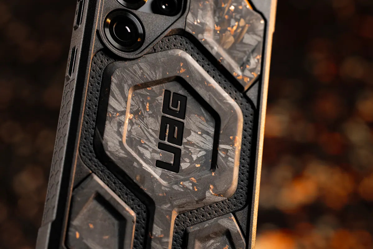 UAG รุ่น Monarch Pro - เคส Galaxy S25 Ultra - สี Forged Carbon Fiber with Copper (Limited Edition)