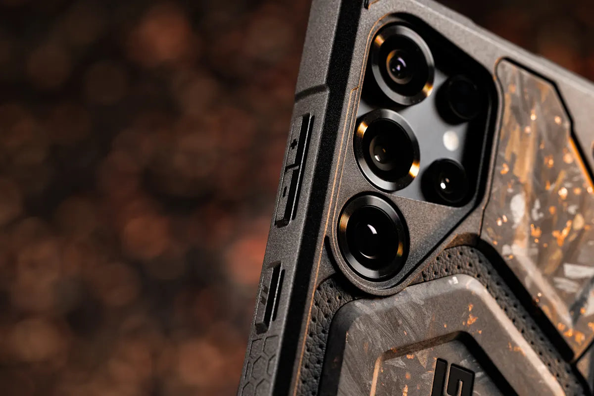 UAG รุ่น Monarch Pro - เคส Galaxy S25 Ultra - สี Forged Carbon Fiber with Copper (Limited Edition)