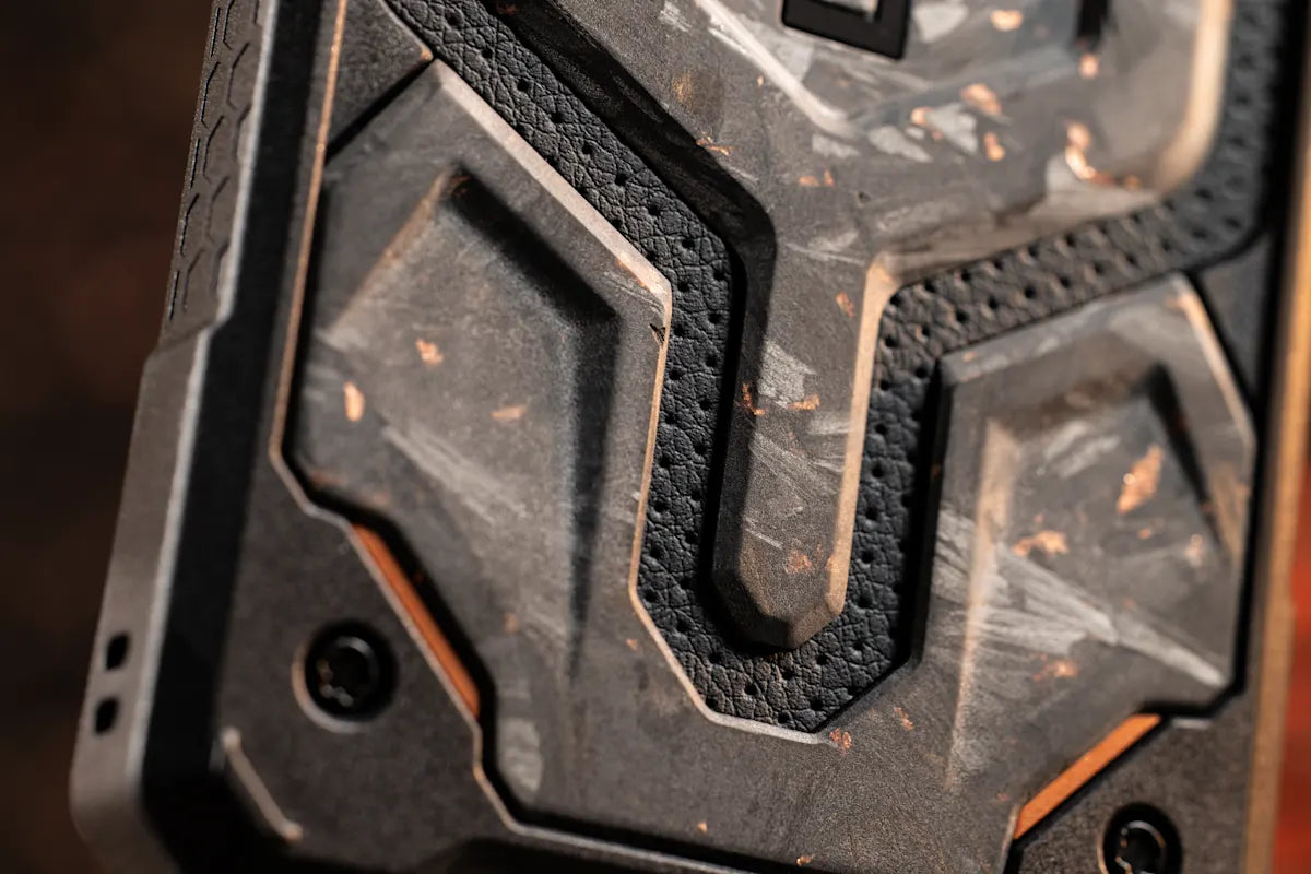 UAG รุ่น Monarch Pro - เคส Galaxy S25 Ultra - สี Forged Carbon Fiber with Copper (Limited Edition)