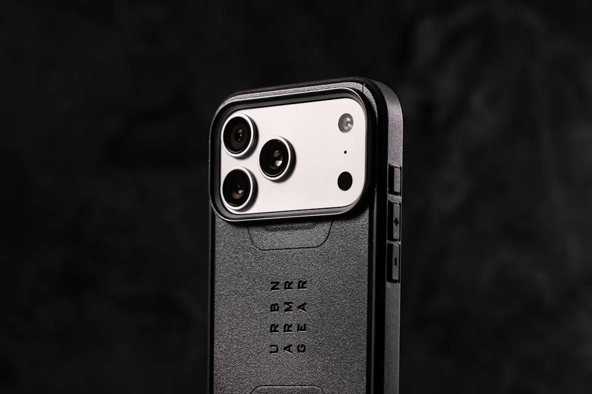 UAG รุ่น Civilian (Magsafe) - เคส iPhone 17 Pro - สี Black