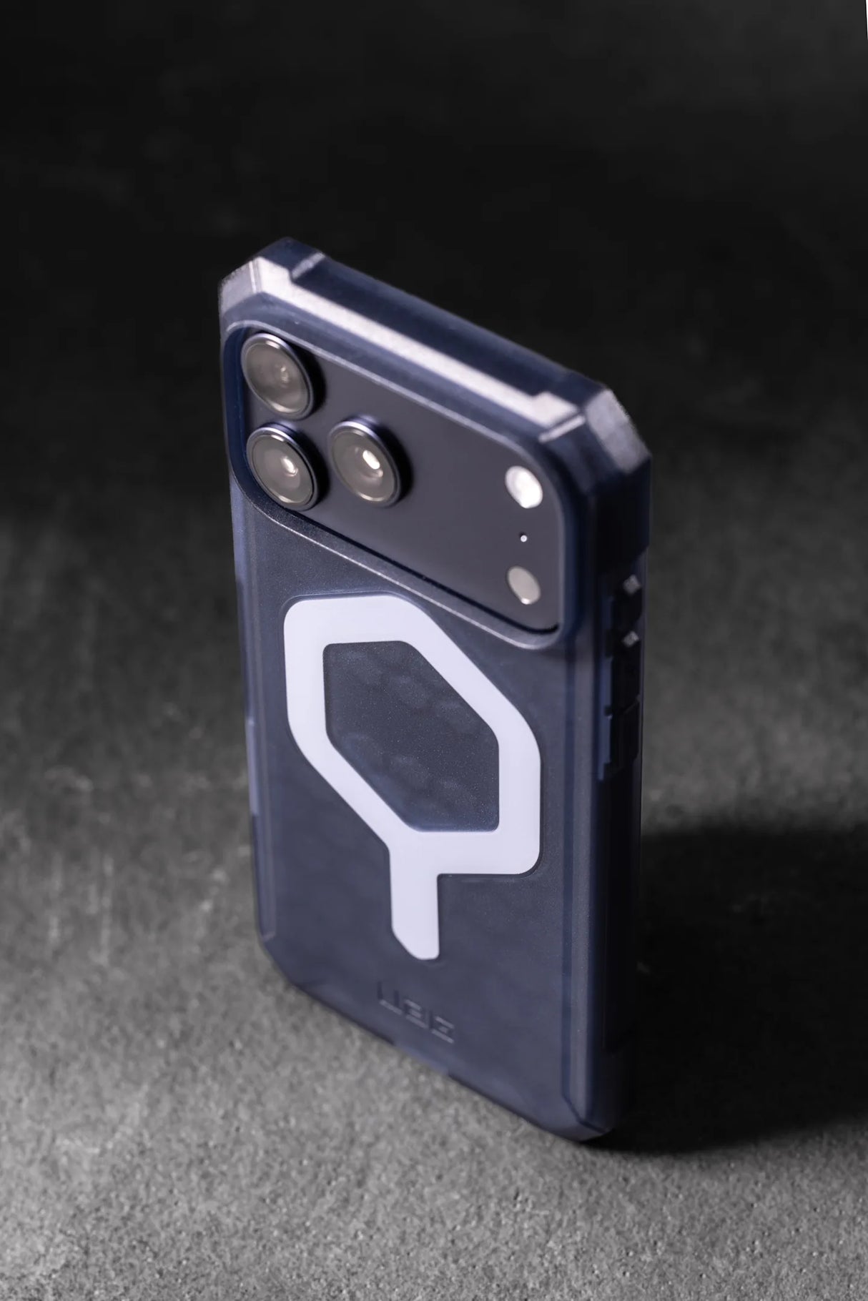 UAG รุ่น Essential Armor (MagSafe) - เคส iPhone 17 Pro Max - สี Black