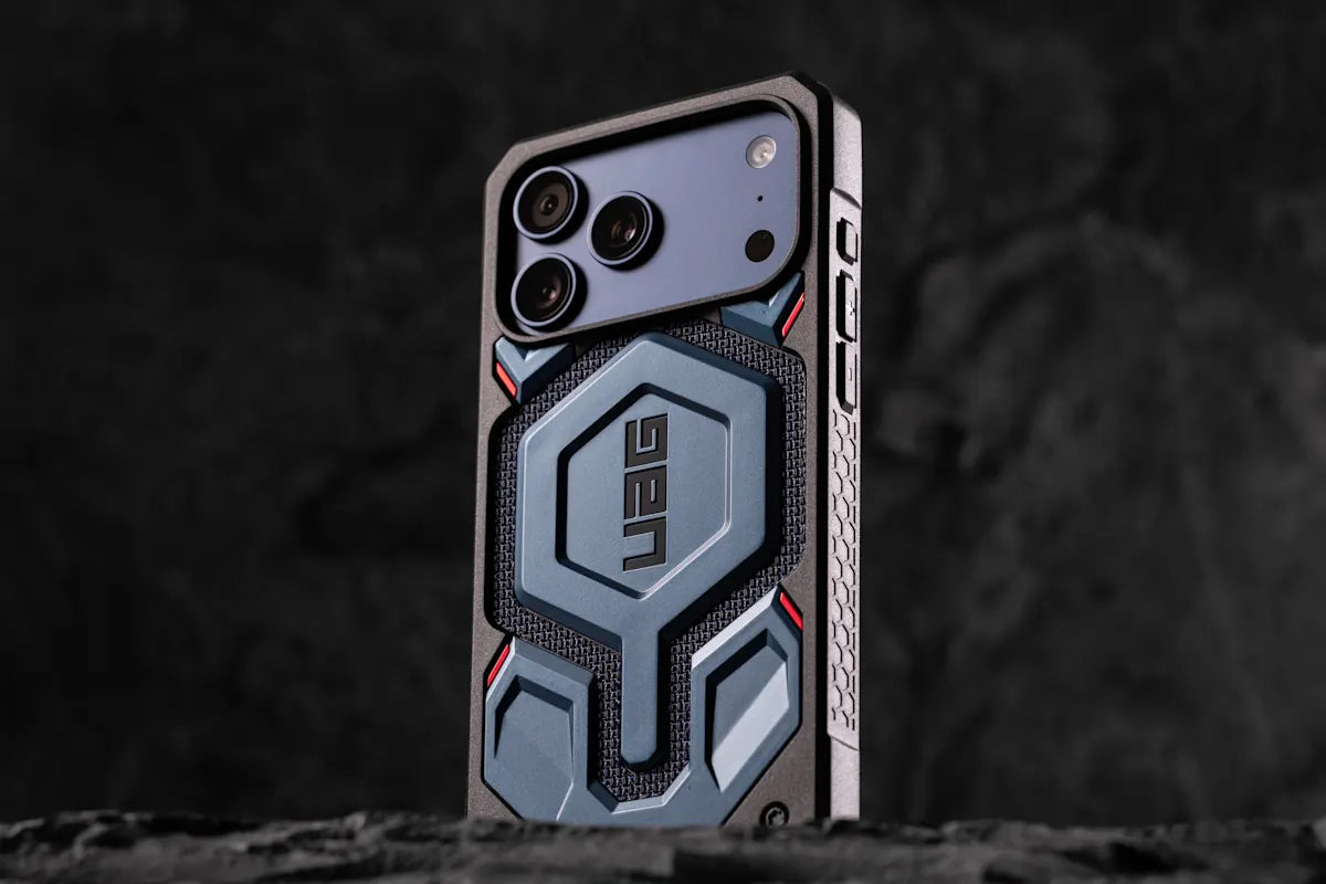 UAG รุ่น Monarch Pro - เคส iPhone 17 Pro Max - สี Kevlar Black