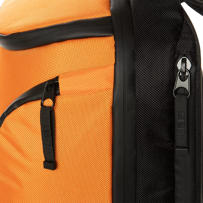 UAG รุ่น Backpack - กระเป๋าเป้สะพายหลัง ความจุ 18L - สี Orange