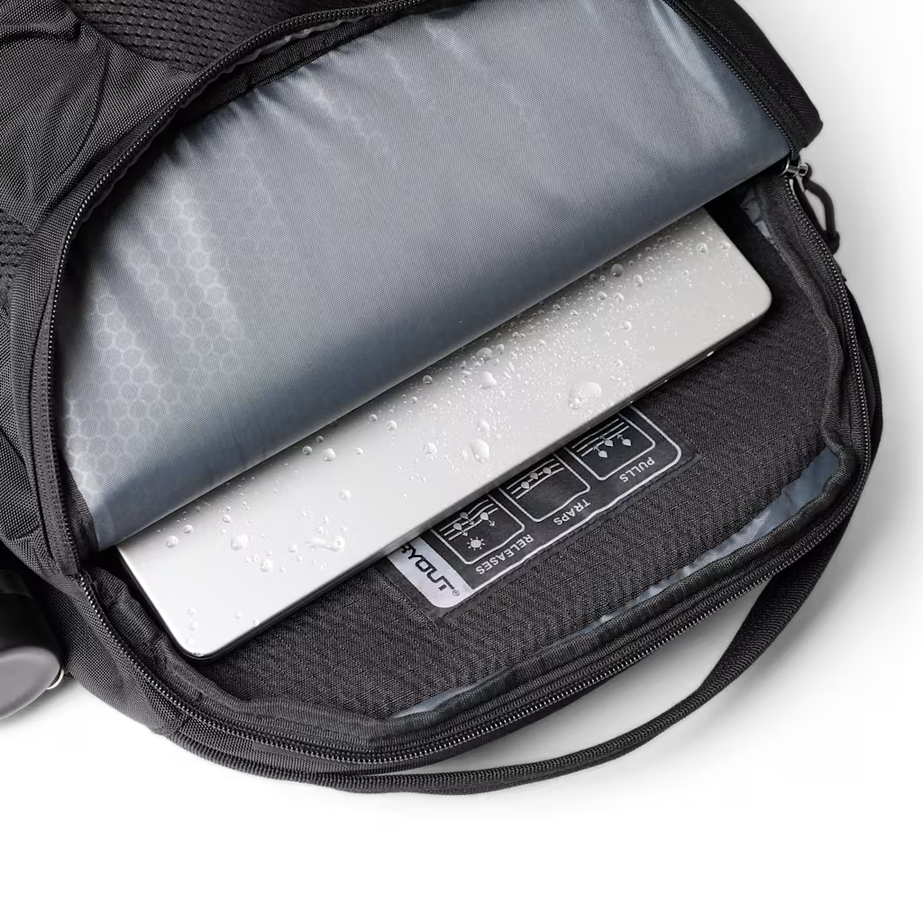 UAG รุ่น DRYOUT® Dual-Strap Backpack 22L – กระเป๋าเป้ – สี Black