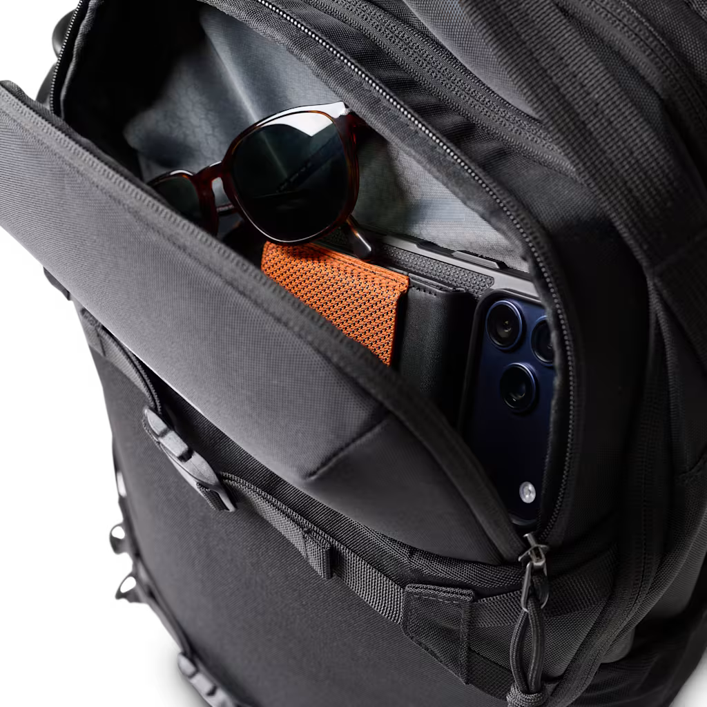 UAG รุ่น DRYOUT® Dual-Strap Backpack 22L – กระเป๋าเป้ – สี Black