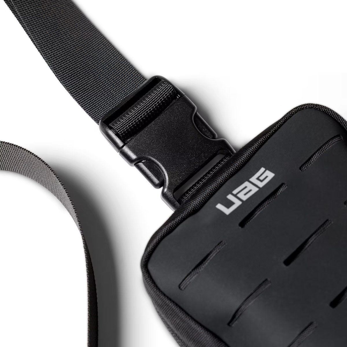 UAG รุ่น DRYOUT® Crossbody Sling – กระเป๋าคาดอก – สี Black