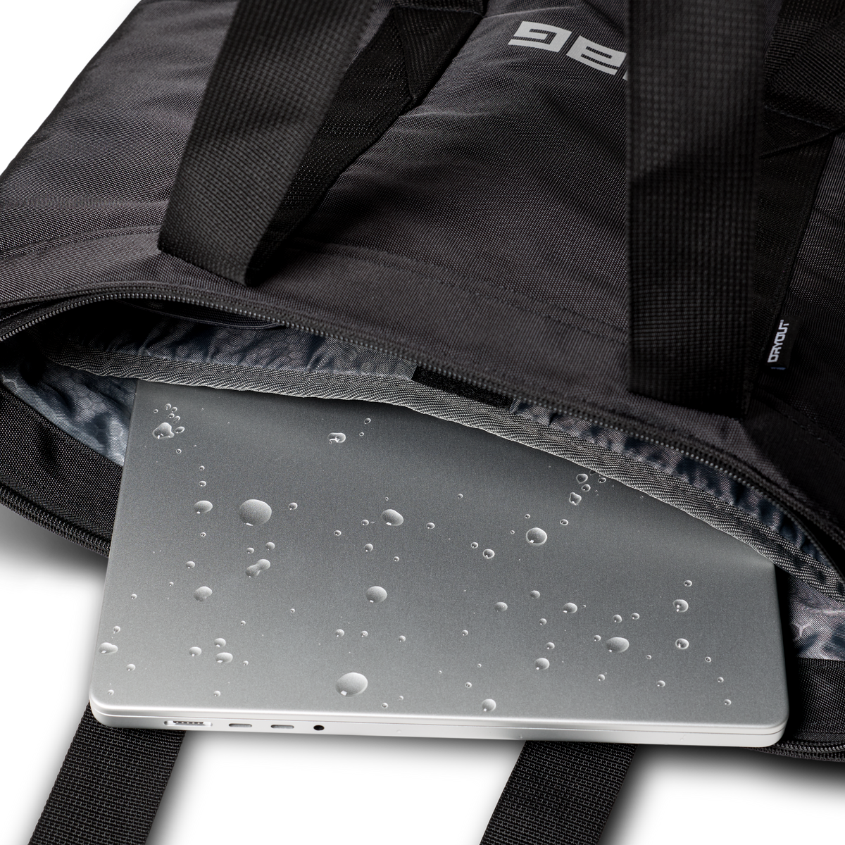 UAG รุ่น DRYOUT® Tech Tote - กระเป๋าโท้ท - สี Black