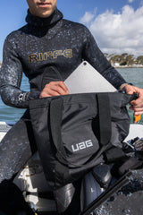 UAG รุ่น DRYOUT® Tech Tote - กระเป๋าโท้ท - สี Black
