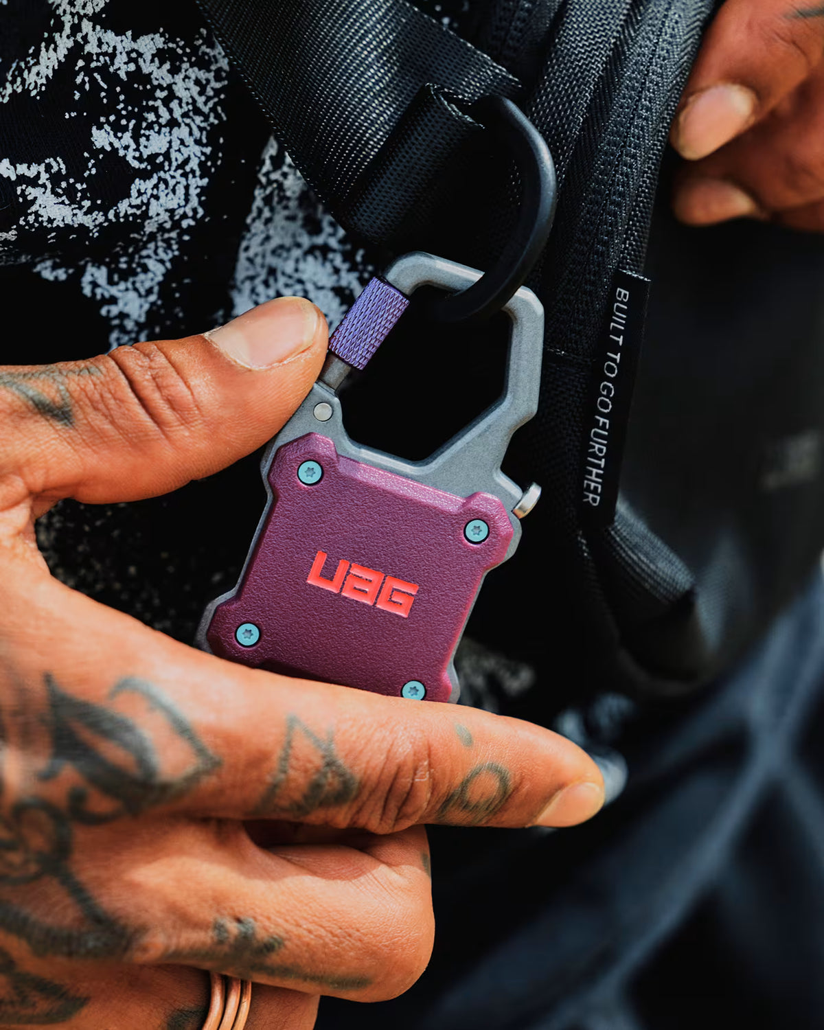 UAG รุ่น Monarch - เคส AirTag - สี Deep Purple Synth