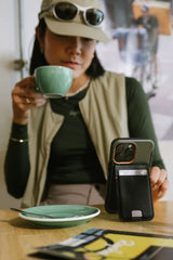 UAG รุ่น Metropolis Wallet - ที่เก็บบัตรติดหลังมือถือ - สี Kevlar Black