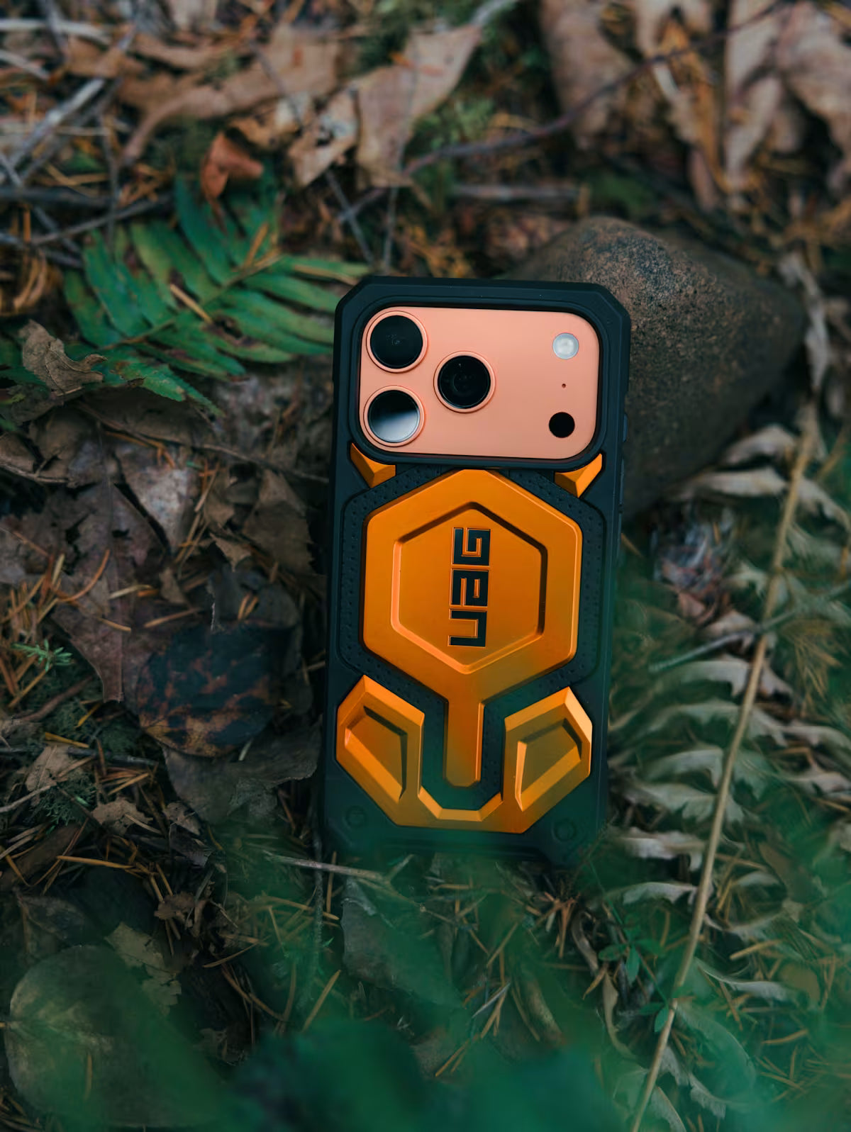 UAG รุ่น Monarch Pro - เคส iPhone 17 Pro Max - สี Orange