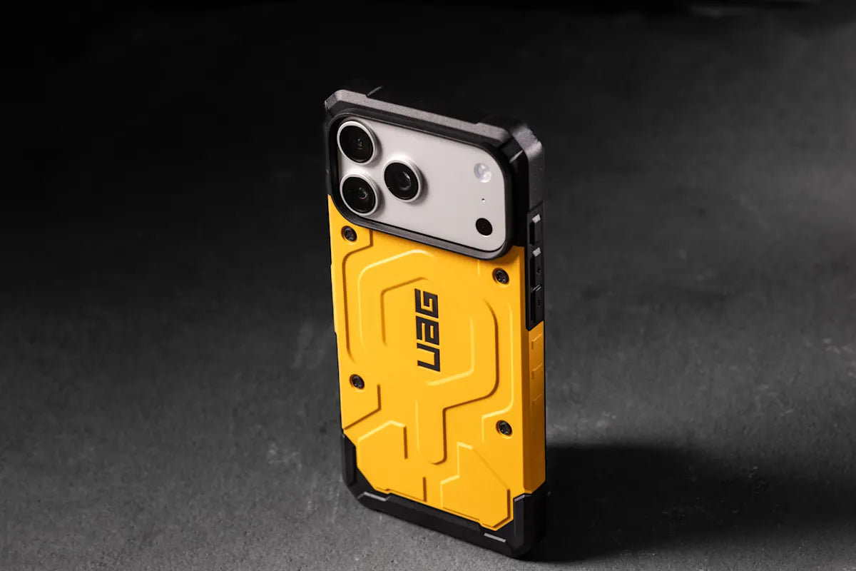 UAG รุ่น Pathfinder (Magsafe) - เคส iPhone 17 Pro Max - สี Heritage Yellow