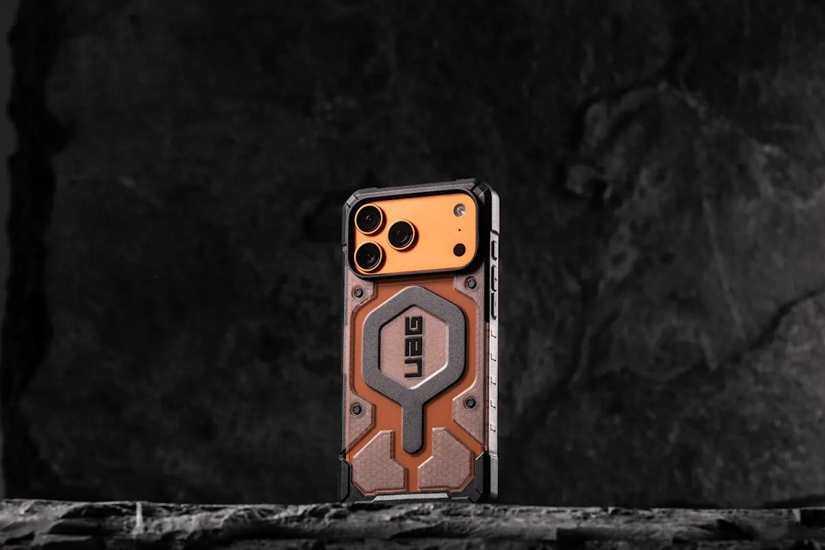 UAG รุ่น Pathfinder Clear (Magsafe) - เคส iPhone 17 Pro Max - สี Ice/Silver