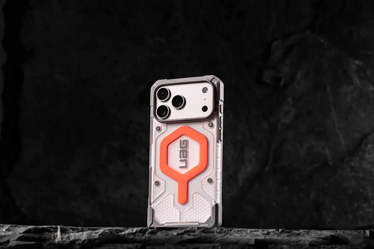 UAG รุ่น Pathfinder Clear (Magsafe) - เคส iPhone 17 Pro Max - สี Active Lava/Lanyard