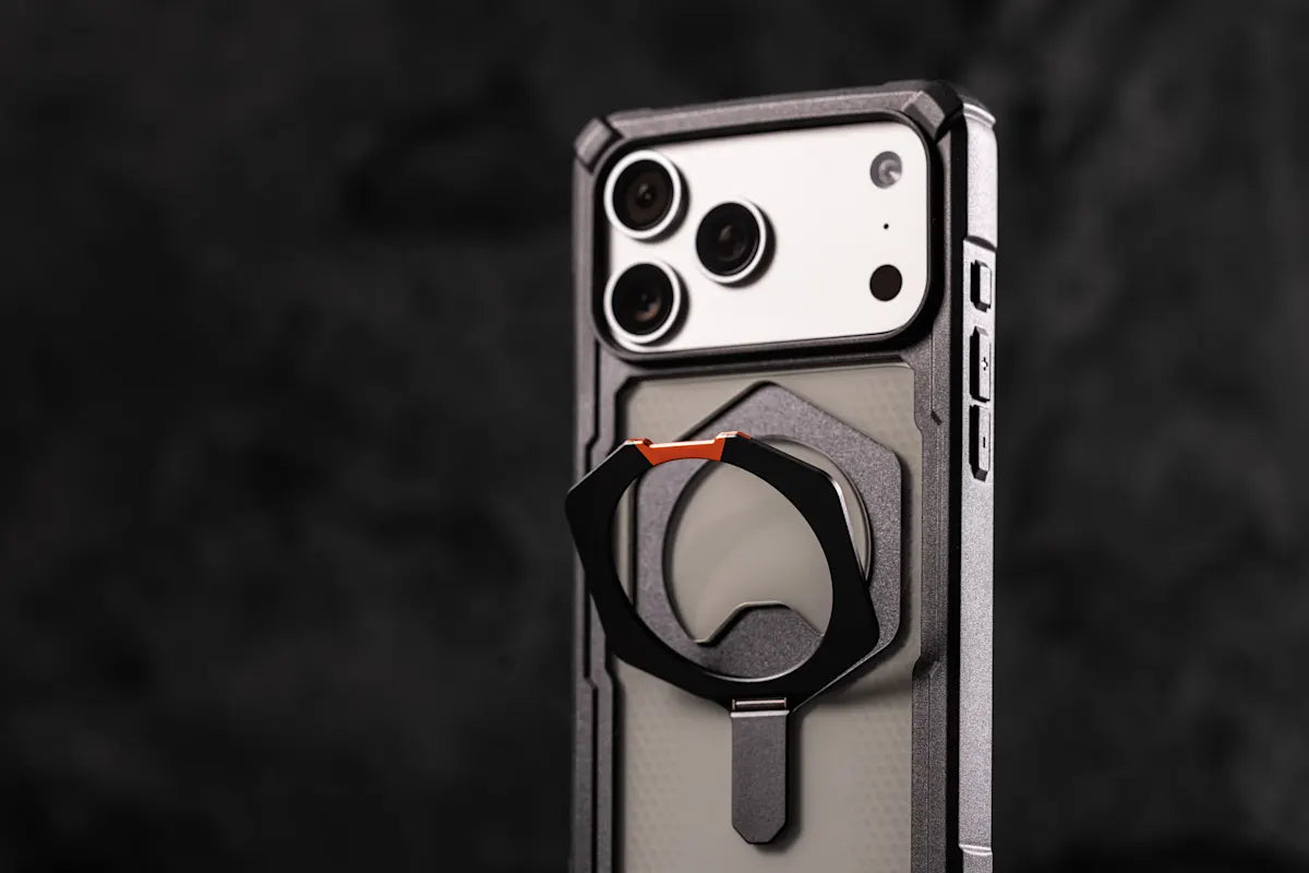 UAG รุ่น Plasma XTE (Magsafe) - เคส iPhone 17 Pro Max - สี Black/Clear